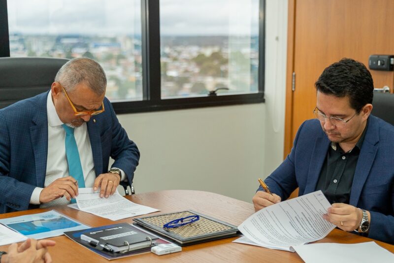 CGE e TJAM firmam acordo - diretor da Ejud - presidente do TJAM - jeibson - fotos de Marcus Phillipe tjam - (3)