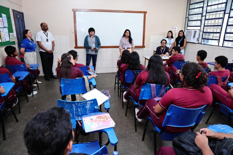 2 - TCE-AM leva palestras sobre educação financeira a alunos da rede estadual em Manaus