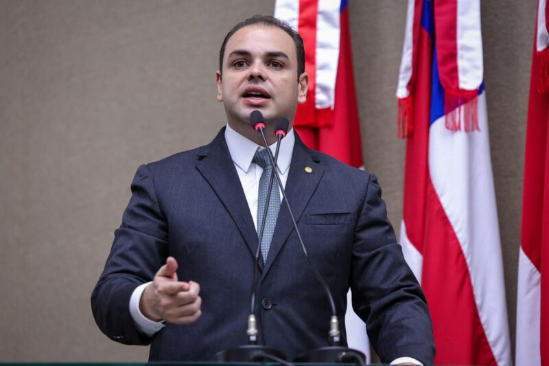 Com a subida das águas do rio Negro, Roberto Cidade cobra informações junto à Prefeitura de Manaus sobre ações preventivas e de assistência à população - Foto - Herick Pereira