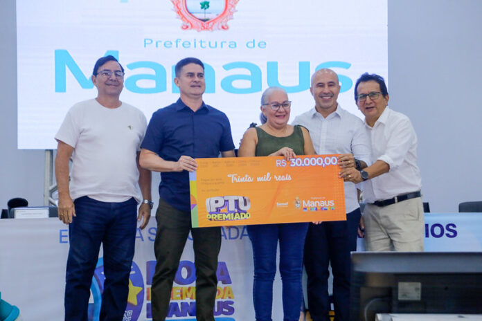 Prefeito David Almeida entrega primeiros prêmios do IPTU Premiado 2025 e reforça valorização do contribuinte 4