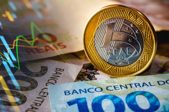 Dinheiro, bolsa de valores, reais, IOF, Imposto, economia