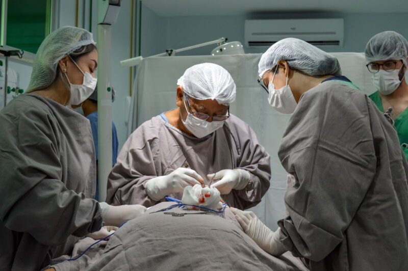 Medicos cirurgia hospital procedimento medico