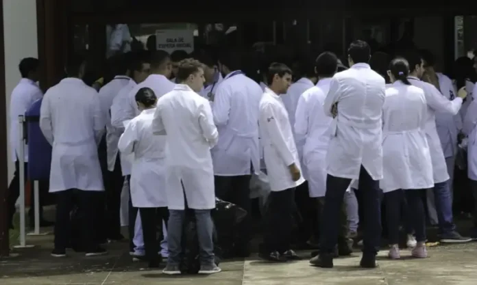 Revalida, Enamed, estudantes de medicina, Foto Fabio Rodrigues Pozzebom