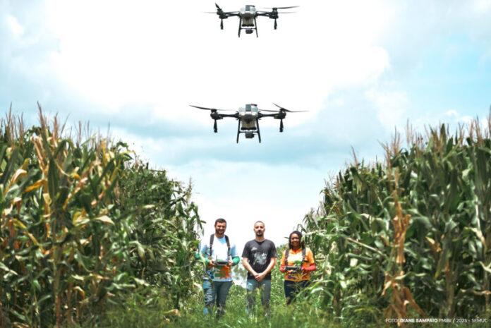 Prefeitura entrega drones a agricultures - Ft GIOVANI OLIVEIRA2