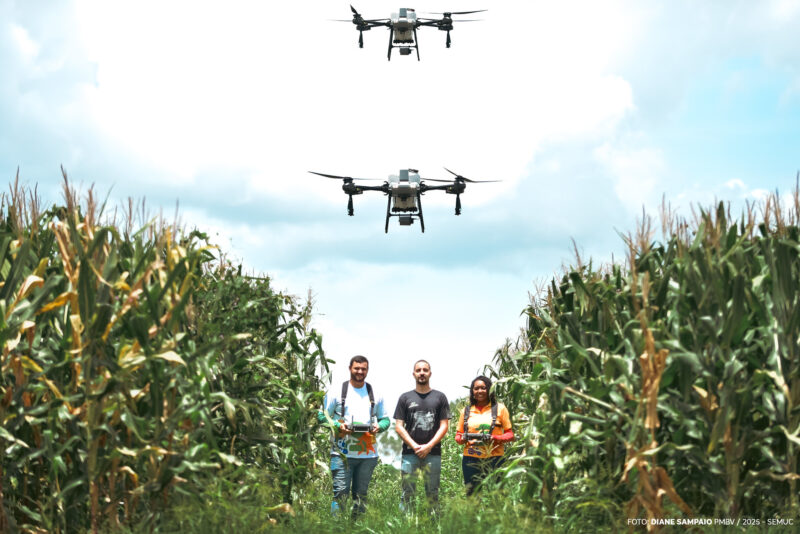 Prefeitura entrega drones a agricultures - Ft GIOVANI OLIVEIRA2