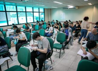 Vestibular da UEA reúne mais de 35 mil candidatos em busca de vagas no ensino superior
