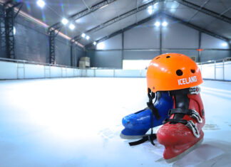Pista de patinação no gelo transforma Ponta Negra em maior atração do Natal