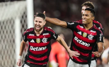 Flamengo mira título antecipado em duelo decisivo na Arena MRV