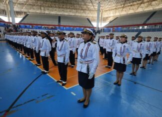 Novos cadetes da PM do Amazonas recebem Espadim Tiradentes em solenidade