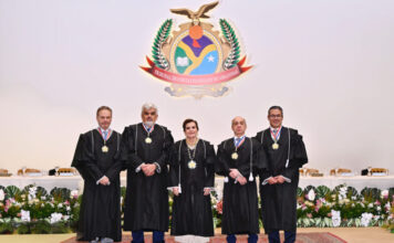TCE-AM celebra 75 anos com honraria a 21 personalidades que fortalecem a gestão pública