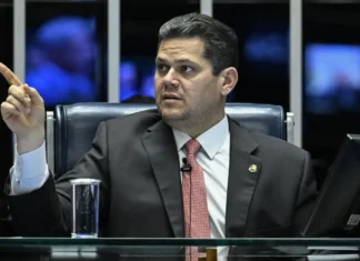 Alcolumbre sofre pressão para adiar votação do PL da Dosimetria no Senado