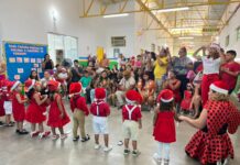 Cantata de Natal reúne famílias e celebra integração em creche da zona Norte