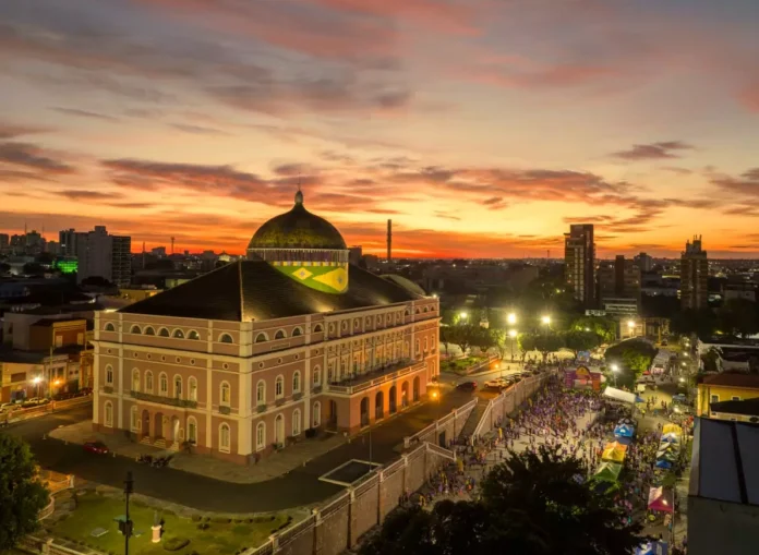 Cultura_2aCorrida-Teatro-Amazonas_3Alcides-Neto-1.jpg