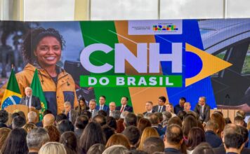 Direção do Detran Amazonas participa do lançamento da CNH do Brasil; confira novas regras