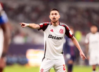 Flamengo empata com PSG, mas perde nos pênaltis e fica com o vice do Intercontinental