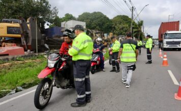 ‘Trânsito Seguro’ autua 79 e remove 28 veículos em operação na Autaz Mirim