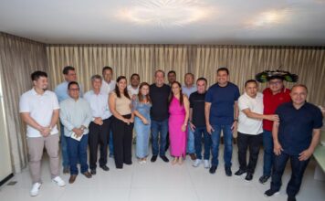 Prefeitos do Amazonas discutem cenário de 2026 com Omar Aziz