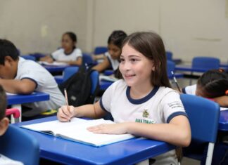 Educação do Amazonas inicia transferência de alunos para o ano letivo de 2026