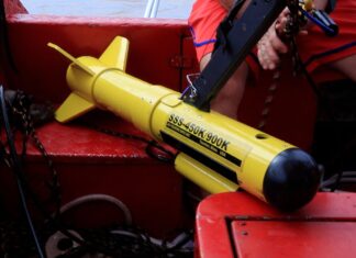 Bombeiros retomam nesta quarta buscas por vítimas de naufrágio