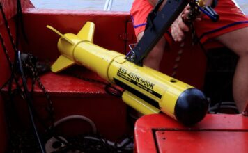 Bombeiros retomam nesta quarta buscas por vítimas de naufrágio