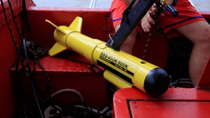 BombeirosCBMAM naufrágio sonar busca mergulho