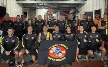 Buscas por desaparecidos em naufrágio no Encontro das Águas foram retomadas neste sábado