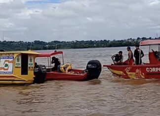 Naufrágio no Amazonas: bombeiros localizam embarcação a 50 metros