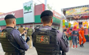 Fiscalização flagra crianças em blocos e notifica bandas em Manaus
