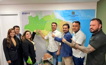 Partido Liberal do Amazonas se reúne com Flávio Bolsonaro para alinhar estratégia eleitoral