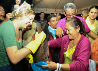 Prefeitura de Manaus distribui mais de 10 toneladas de peixe e 3 mil famílias