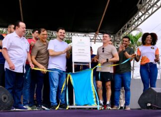David Almeida e Renato entregam novo complexo esportivo na zona Norte