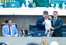 David Almeida renuncia à Prefeitura e confirma autonomia de Renato Junior