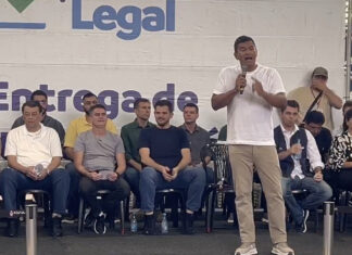 Jesus Alves deixa secretaria em Manaus e entra na disputa por vaga federal