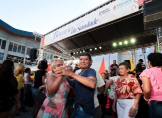 Bolerão da Saudade reúne mais de 1,5 mil pessoas no mirante Lúcia Almeida em Manaus