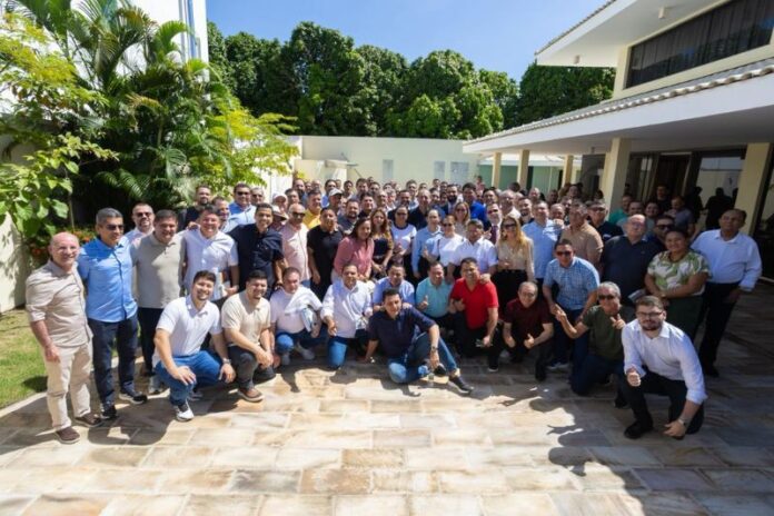 Prefeitos na reunião da Associação Amazonense dos Municípios- encontro político (Foto- Tadeu Rocha)