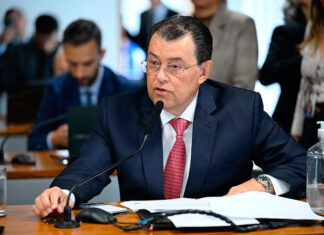 Eduardo Braga atua para destravar seguro defeso a pescadores do Amazonas