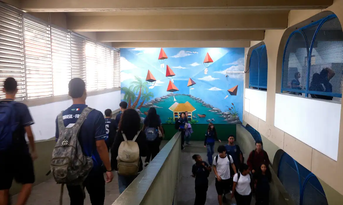 adolescente escola . Foto Tania Rêgo