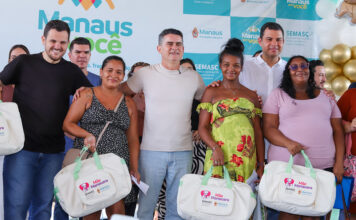David Almeida amplia distribuição de kits e realiza nova etapa do Mãe Manauara no Centro