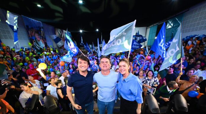 Com David Almeida, lançamento de Jender Lobato reúne nomes da política e da cultura em Manaus