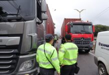 Operação da Prefeitura fiscaliza caminhões e reforça segurança no trânsito em Manaus