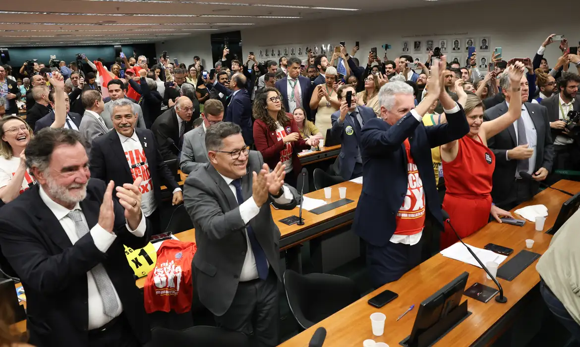 votação escala 6x1