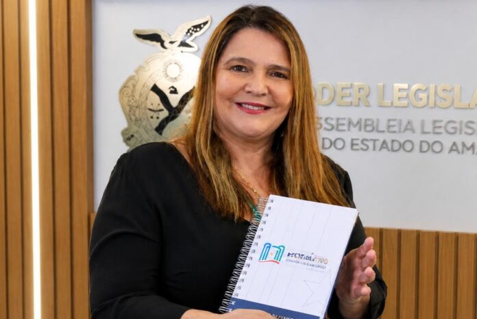 Mônica Santaella