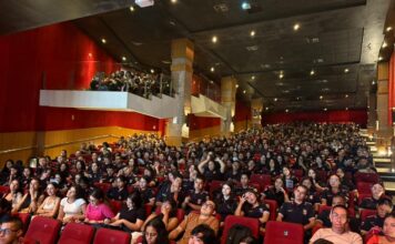 Mais de 1,2 mil alunos de colégios militares participam de aulão para vestibulares no Amazonas