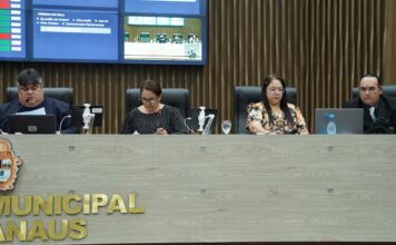 CMM aprova reajuste de 4,14% para profissionais da educação de Manaus