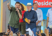 Prefeito Renato Junior entrega 576 moradias com Lula em Manaus e cita legado de David Almeida