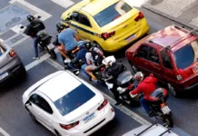 Mortes envolvendo moto aumentam com expansão da economia de aplicativo