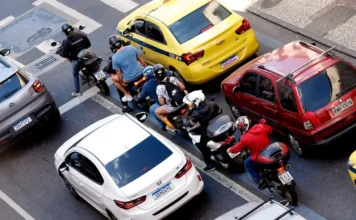 Mortes envolvendo moto aumentam com expansão da economia de aplicativo