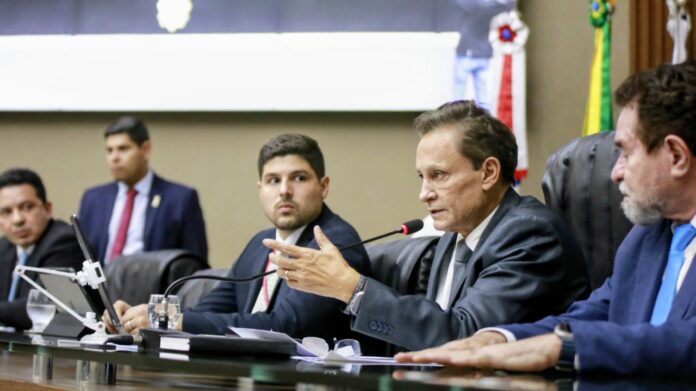 Deputados aprovam projetos de lei voltados a jovens em situação de vulnerabilidade social e ao atendimento prioritário de casos suspeitos de Mpox - Foto - Danilo Mello - Aleam
