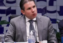 Motta convoca reunião de líderes para votar PL do fim da escala 6×1