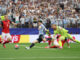 Messi marca duas vezes, alcança feito histórico e leva Argentina às oitavas da Copa